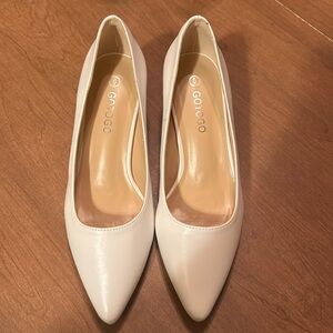 Gotogo White heels